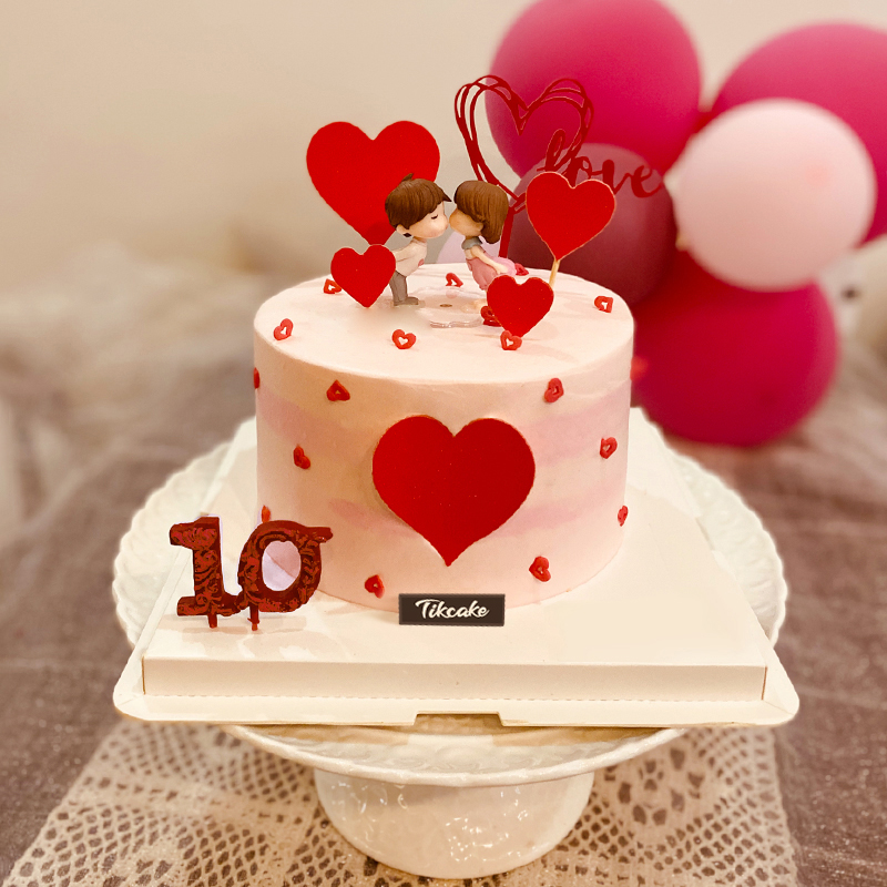 红色爱心生日蛋糕