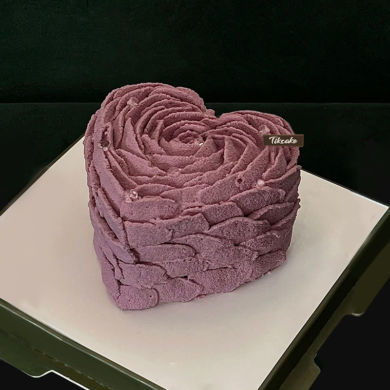 紫色系心形奶油鲜奶蛋糕